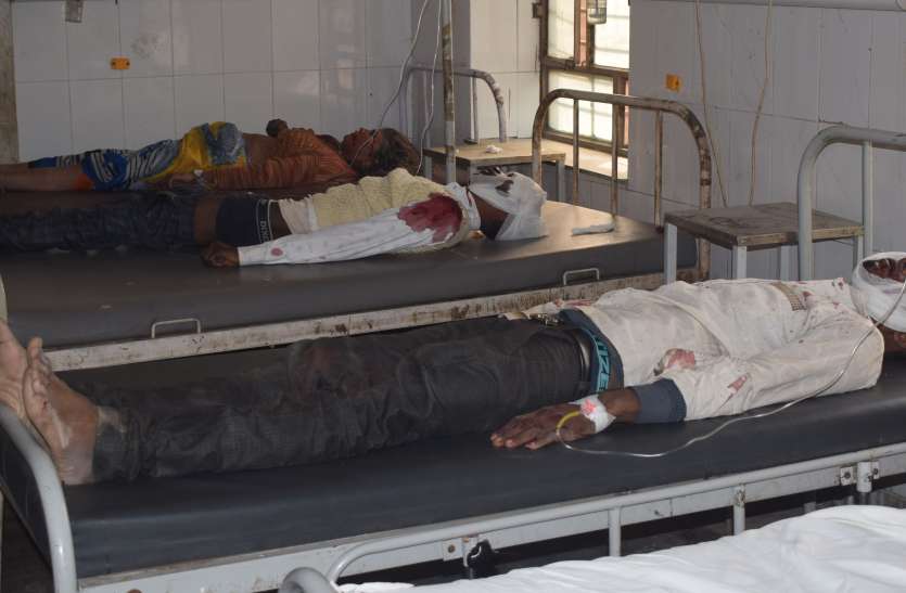 Youth dies in bike-auto collision, seven injured बाइक-ऑटो भिडंत में युवक की मौत, सात घायल