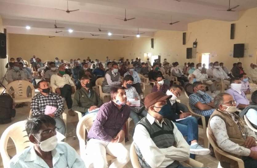 चुनाव से पहले पढ़ाया भयमुक्त रहने का पाठ चुनाव से पहले पढ़ाया भयमुक्त रहने का पाठ