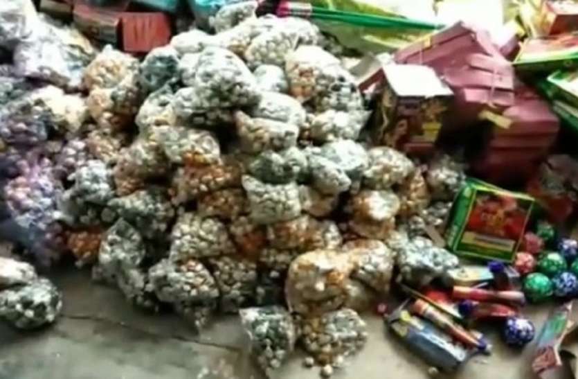 आतिशबाजी की तो 5 साल की जेल व 1 लाख तक का जुर्माना संभव आतिशबाजी की तो 5 साल की जेल व 1 लाख तक का जुर्माना संभव