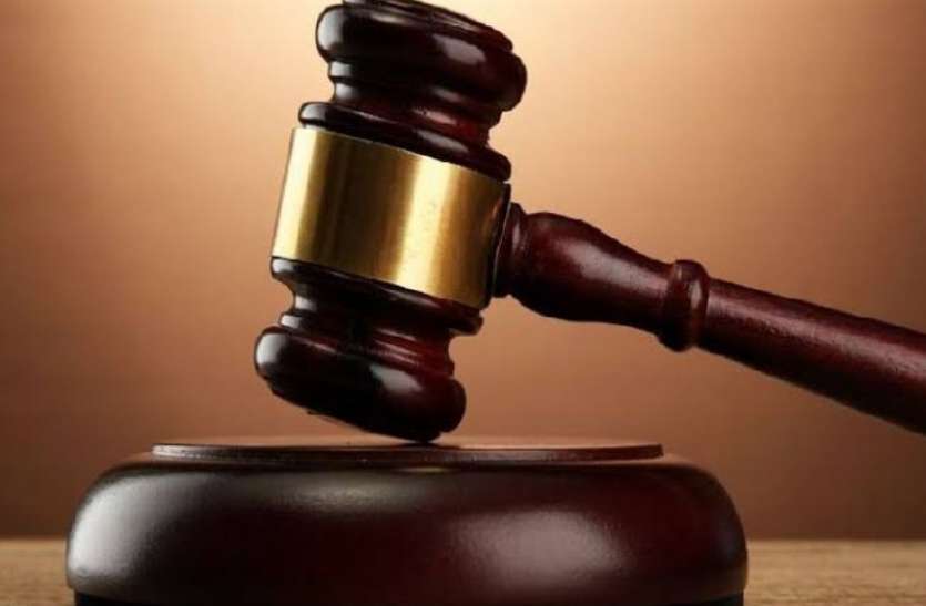 dm_order.jpg स्टांप खरीद में हेराफेरी करने वालों पर जिलाधिकारी ने लगाया एक करोड़ रुपए का जुर्माना