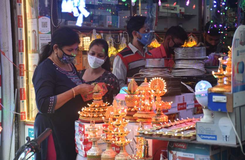 दिपोत्सव समिति दीपावली पर दर्शनार्थियों को बांटेगी मास्क दिपोत्सव समिति दीपावली पर दर्शनार्थियों को बांटेगी मास्क व दीपक वितरित करेगी