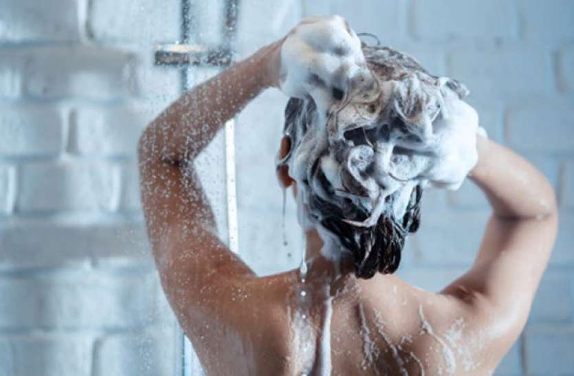 hair-wash.jpg Health Tips: नहाते वक्त कहीं आप भी तो नहीं करते ये गलतियां, तुरंत छोड़ दें ये बुरी आदतें
