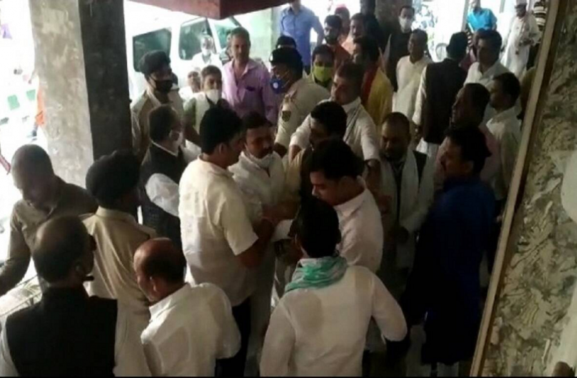 jjjkjk.png Bihar: Congress Legislature Party की बैठक में हाथापाई, जानें किस बात पर शुरू हुआ विवाद