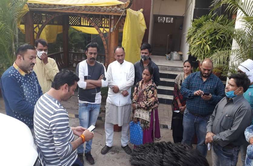 Member of Fireworks Association meeting MLA Sanjay Pathak.