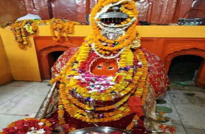 51 हजार दीपों से जगमग होगा प्रसिद्ध बिजेठुआ महाबीरन धाम 51 हजार दीपों से जगमग होगा प्रसिद्ध बिजेठुआ महाबीरन धाम