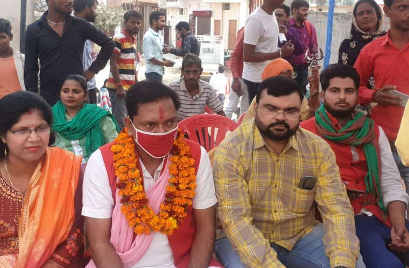 snake charmers कोरोना से बर्बाद हुए सपेरों की जिंदगी में आई खुशियां