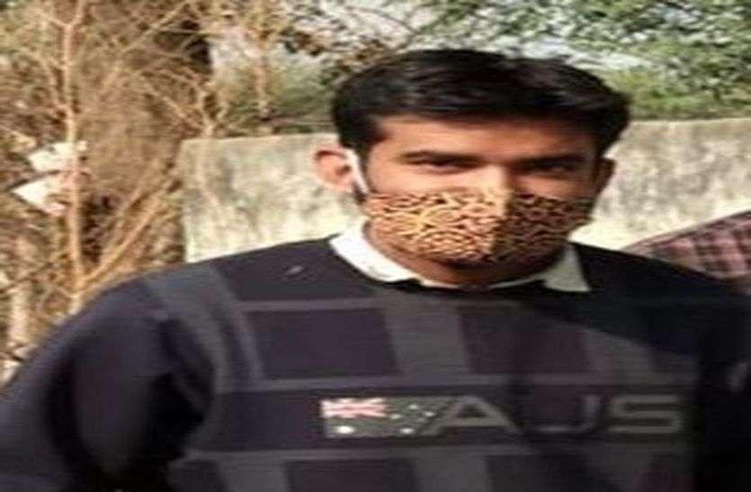 जमीन का पट्टा जारी करने के बदले घूस लेता चिड़ावा नगर पालिका का ईओ गिरफ्तार जमीन का पट्टा जारी करने के बदले घूस लेता चिड़ावा नगर पालिका का ईओ गिरफ्तार