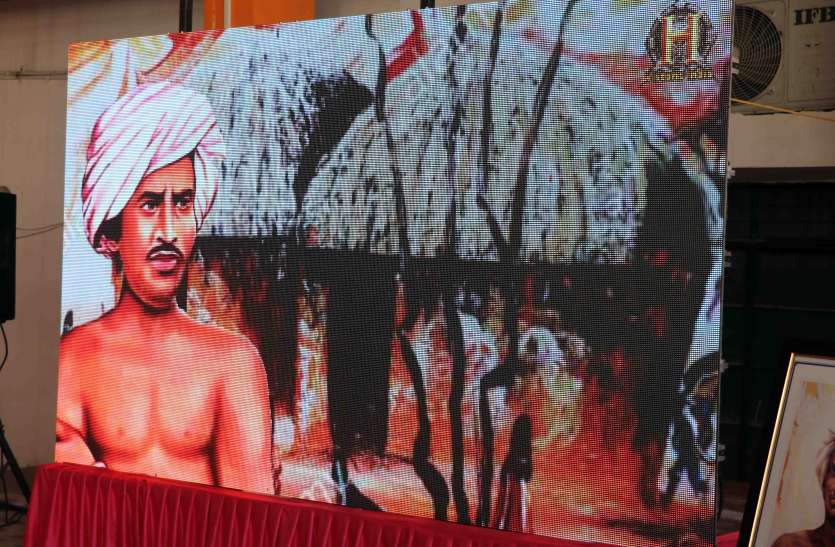 birsa munda शहीद बिरसा मुंडा की शौर्यगाथा पर डाला प्रकाश, लघु फिल्म का किया प्रदर्शन