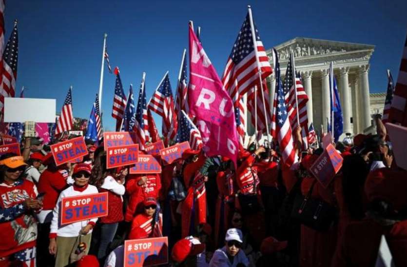 trump_Supporter_Protest.jpeg US Election Result: ट्रंप के समर्थन में प्रदर्शन, चुनाव परिणाम के विरोध में सड़कों पर उतरे हजारों लोग