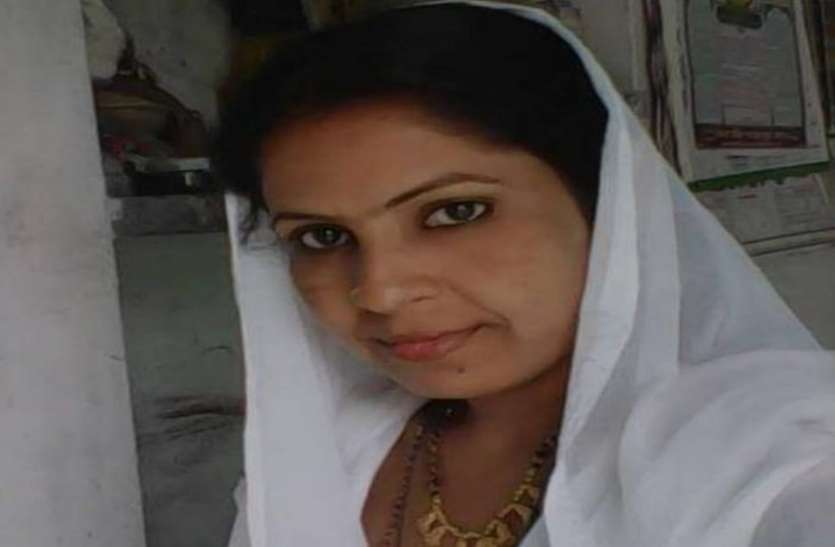 premika_ki_maut.jpg टीबी की बिमारी से जूझ रहे पति की मौत के बाद पत्नी ने भी कर ली खुदकुशी, 12 साल पहले किया था प्रेम विवाह