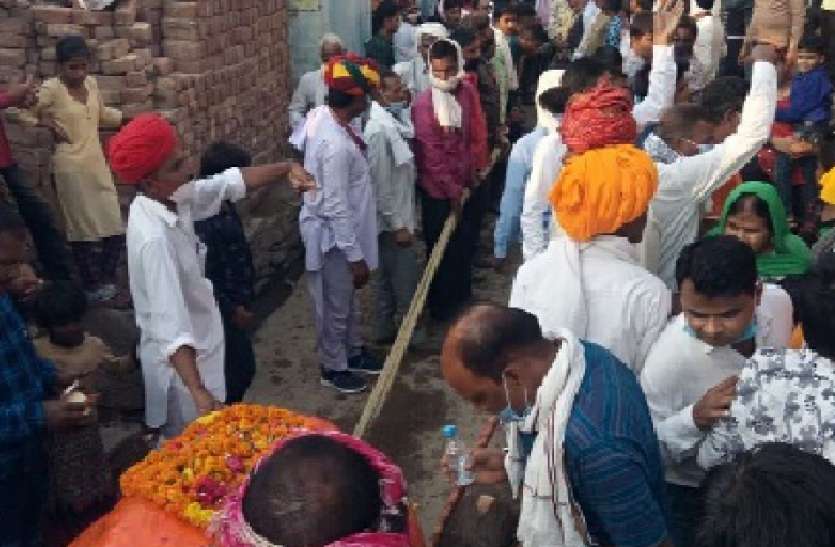 बड़ौदिया, सथूर में निकाली घास भेरू की सवारी बड़ौदिया, सथूर में निकाली घास भेरू की सवारी