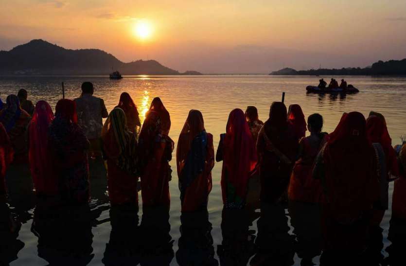 delhi_government_declared_public_holiday_on_chhath_puja.jpg दिल्ली सरकार का ऐलान, छठ पूजा के मौके पर रहेगी सार्वजनिक छुट्टी