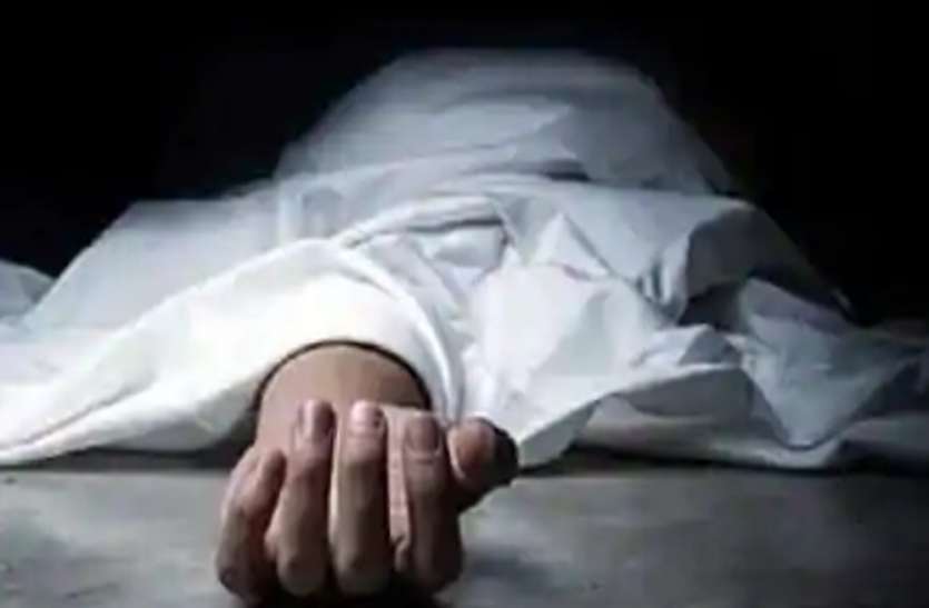 फतेहपुर में दो दलित बहनों से गैंगरेप फिर हत्या, एसएसपी की सफाई, हत्या नहीं डूबने से हुई मौत फतेहपुर में दो दलित बहनों से गैंगरेप फिर हत्या, एसएसपी की सफाई, हत्या नहीं डूबने से हुई मौत