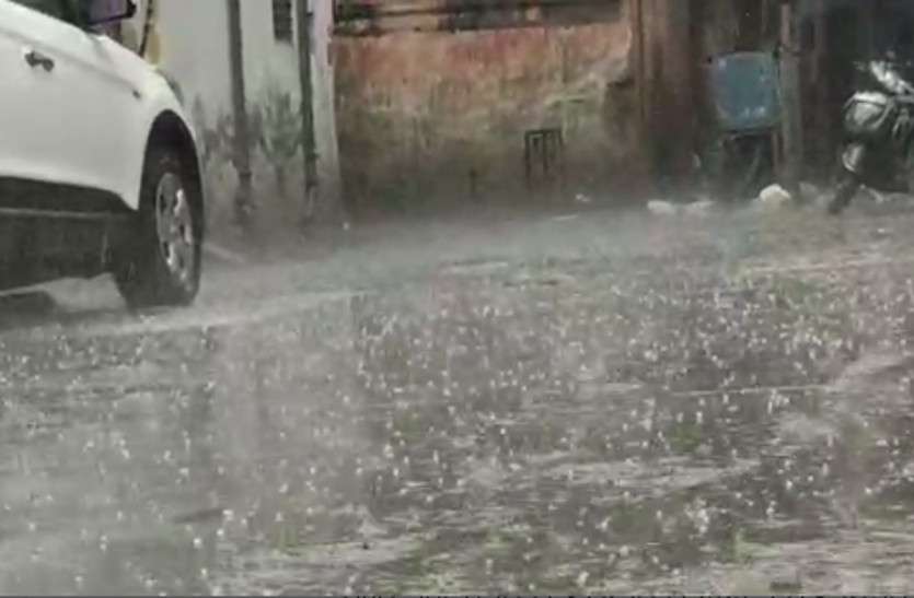 hail.jpg Rajasthan Weather Update: ओला और बारिश ने बढ़ाई ठिठुरन, आज से 4 डिग्री गिरेगा पारा