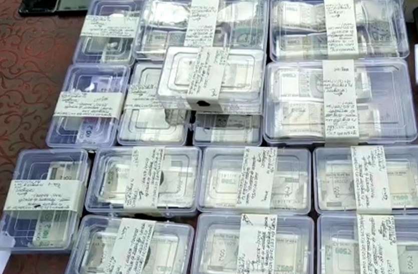 राजधानी के शातिर चोरों पर ठाकुरंगज पुलिस ने कसा शिकंजा 3 चोर सलाखों के पीछे राजधानी के शातिर चोरों पर ठाकुरंगज पुलिस ने कसा शिकंजा 3 चोर सलाखों के पीछे
