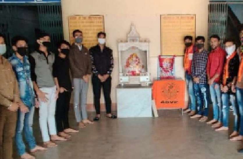 श्रमदान कर लिया स्वच्छता का संकल्प श्रमदान कर लिया स्वच्छता का संकल्प