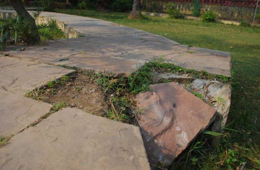 जिम्मेदारों का नहीं ध्यान, कहां बिताएं सुकून के दो पल जिम्मेदारों का नहीं ध्यान, कहां बिताएं सुकून के दो पल