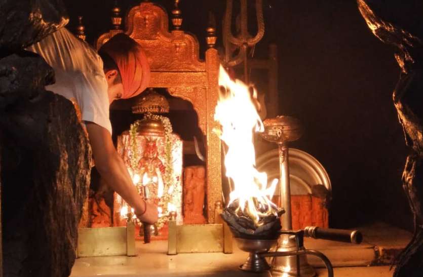 इस बार नहीं लगेगी श्री करणी माता की बारह कोसी ओरण परिक्रमा इस बार नहीं लगेगी श्री करणी माता की बारह कोसी ओरण परिक्रमा