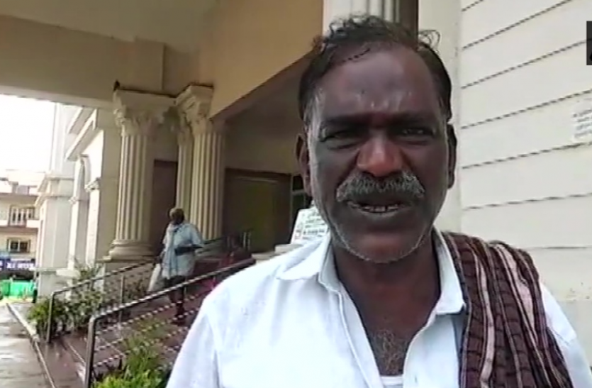 Mysore Barber मैसूरु के एक नाई ने परिवार के साथ आत्महत्या की धमकी दी, प्रताड़ित करने का लगाया आरोप
