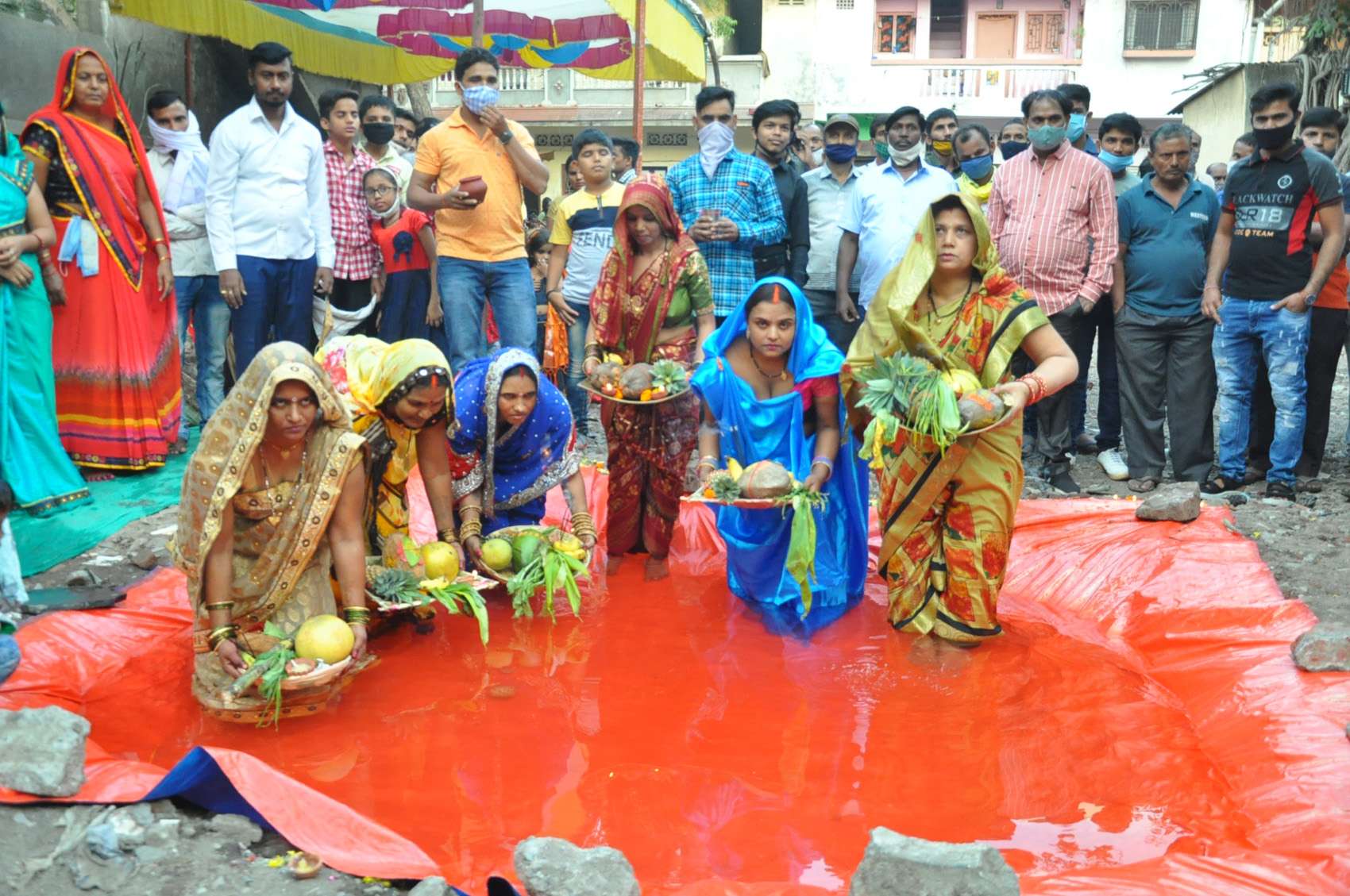 CHATH MAHAPARV: सेविले चरन तोहार हे छठी मइया, महिमा तोहिर अपार...