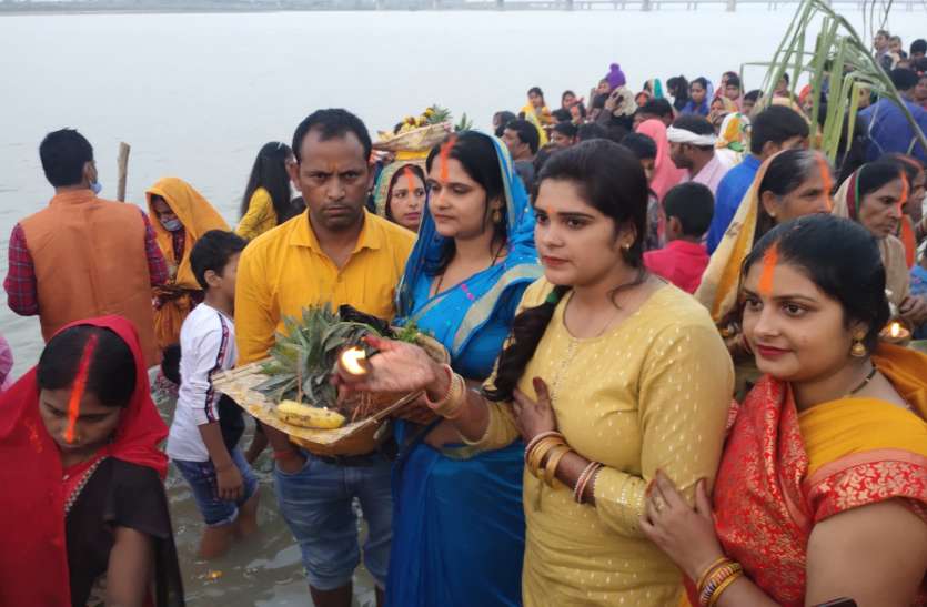 Covid-19 के बीच छठोंत्सव पर राम नगरी में दिखा आस्था का सैलाब Covid-19 के बीच छठोंत्सव पर राम नगरी में दिखा आस्था का सैलाब
