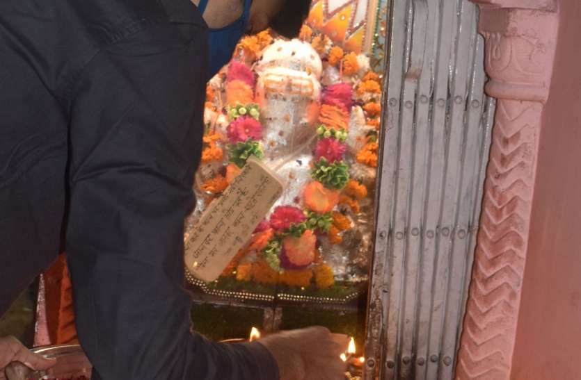 हट गया वीदर का साया, लाभ पंचमी से खुले प्रतिष्ठानों के तालें हट गया वीदर का साया, लाभ पंचमी से खुले प्रतिष्ठानों के तालें