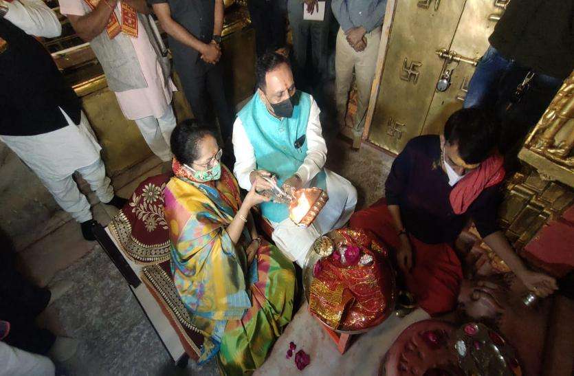 मुख्यमंत्री ने कहा : लॉकडाउन की योजना नहीं ....???? मुख्यमंत्री ने कहा : लॉकडाउन की योजना नहीं ....????