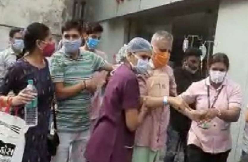 FIRE : अस्पताल की आग में हुआ 80 लाख का नुकसान ! FIRE : अस्पताल की आग में हुआ 80 लाख का नुकसान !