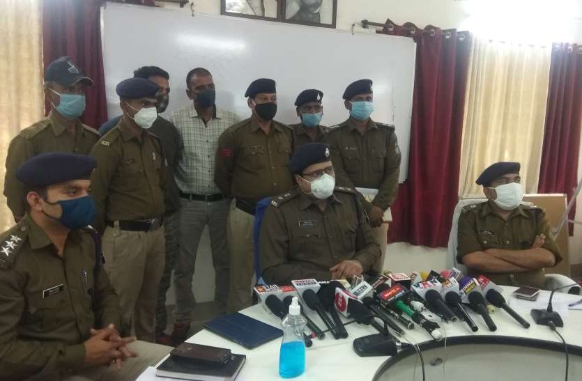 तब तक मुंह में मिट्टी भरता रहा जब तक उसकी जान न निकल गई तब तक मुंह में मिट्टी भरता रहा जब तक उसकी जान न निकल गई