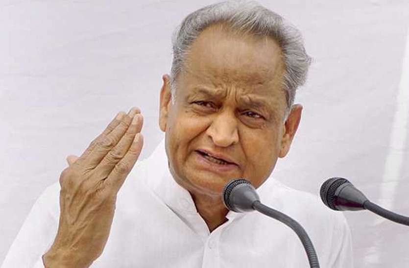 ashok gehlot meeting on coronavirus night curfew in rajasthan 8 cities राजस्थान: 8 शहरों में रात 8 बजे से सुबह 6 बजे तक रहेगा नाइट कर्फ्यू, मास्क नहीं लगाने पर जुर्माना अब 500 रुपए