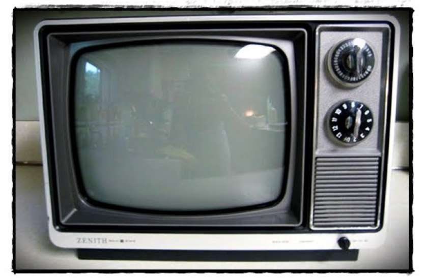 black_and_white_tv.jpg 36 साल पहले ब्लैक एंड व्हाइट टीवी का था क्रेेेज, उदयपुर में यहां उमड़ती थी भीड़़