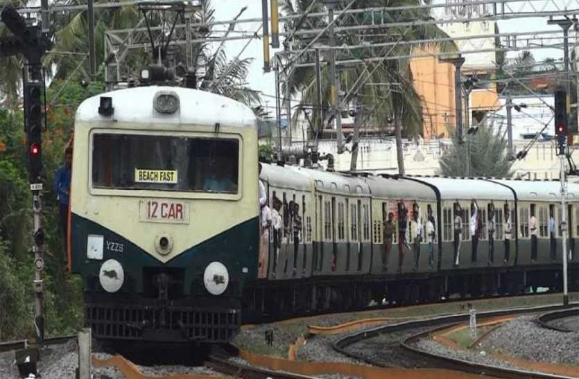 Chennai: Women can travel non-peak hours on local trains from Monday अच्छी खबर: पीक-ऑवर’ छोडकऱ चेन्नई स्पेशल लोकल ट्रेनों में सफर कर सकेंगी महिलाएं