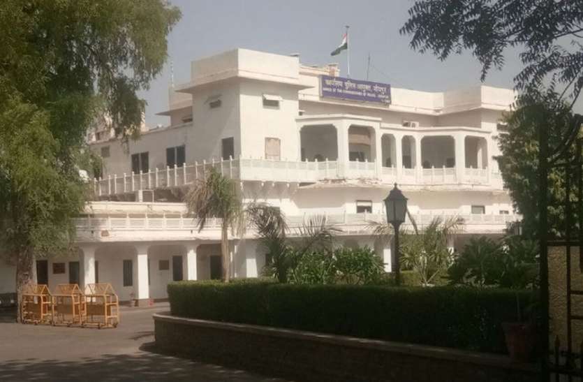 पुलिस पर कोरोना का साया, अधिकारी-जवान संक्रमित पुलिस पर कोरोना का साया, अधिकारी-जवान संक्रमित