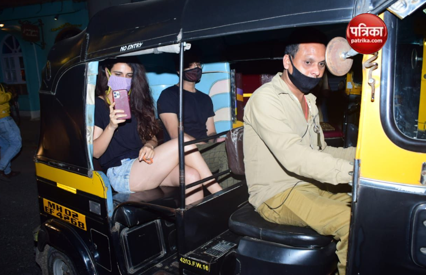 'दंगल' फेम फातिमा सना शेख ने की ऑटो की सवारी