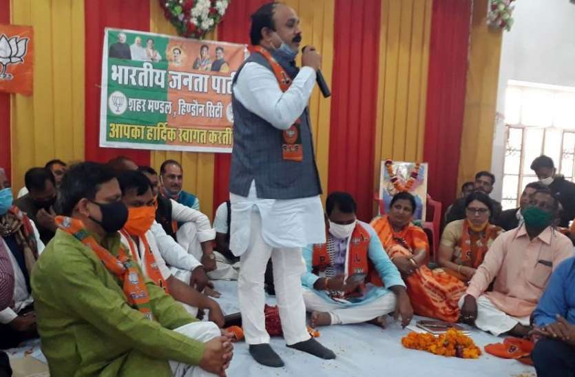 सर्वे, समीकरण और सहमति से मिलेंगे टिकिट सर्वे, समीकरण और सहमति से मिलेंगे टिकिट