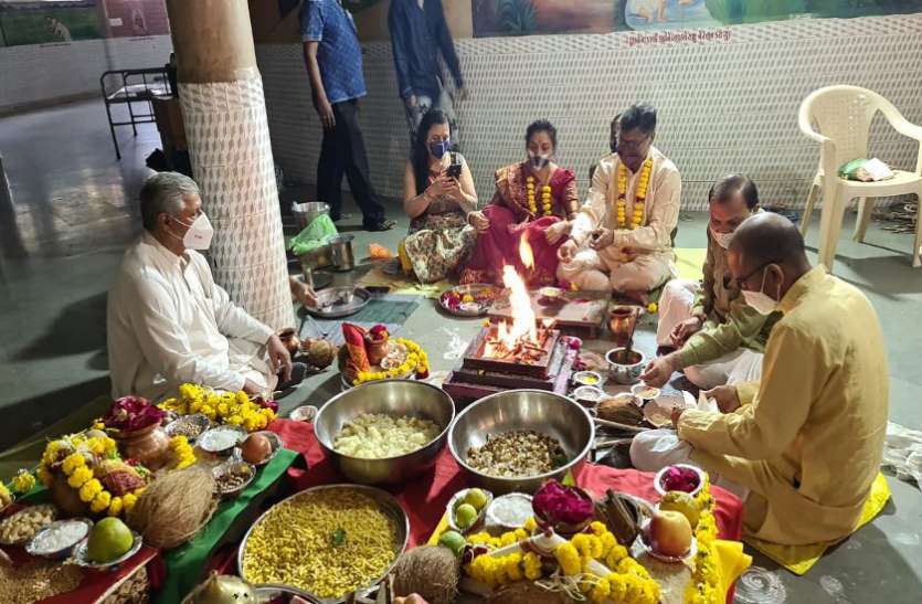 कोरोना के चलते सादगी से मनाई जलाराम जयंती कोरोना के चलते सादगी से मनाई जलाराम जयंती