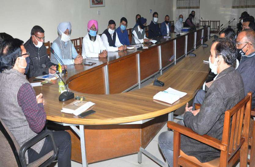 , पंजाब में किसान आंदोलन: यहां की मंडियों से यूरिया जा रही पंजाब क्षेत्र में