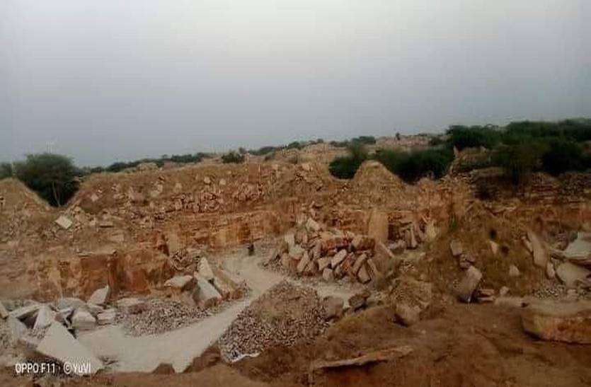 बालेसर में अवैध खनन से विभाग को लग रही चपत बालेसर में अवैध खनन से विभाग को लग रही चपत