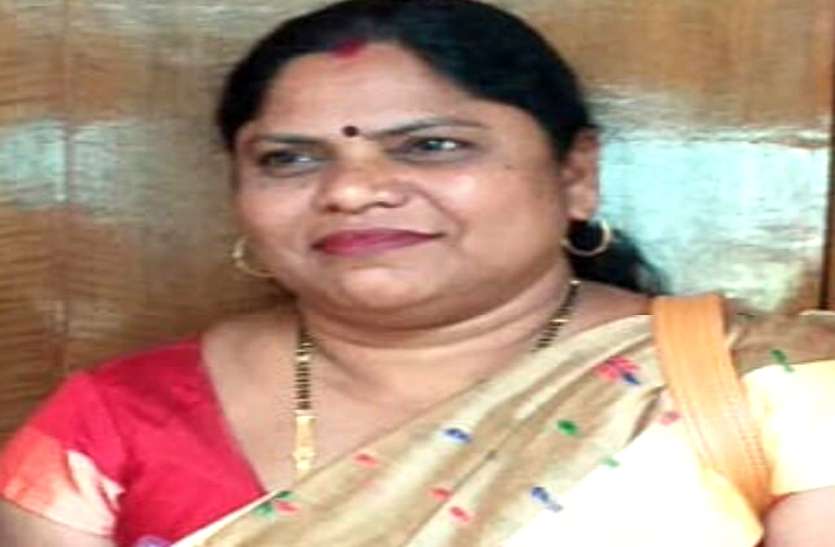 मिलिए अपने हक के लिए लडऩा सिखाने वाली भिलाई की पोलम्मा से, इन्होंने आत्मनिर्भरता से बदली है कई महिलाओं की जिंदगी मिलिए अपने हक के लिए लडऩा सिखाने वाली भिलाई की पोलम्मा से, इन्होंने आत्मनिर्भरता से बदली है कई महिलाओं की जिंदगी