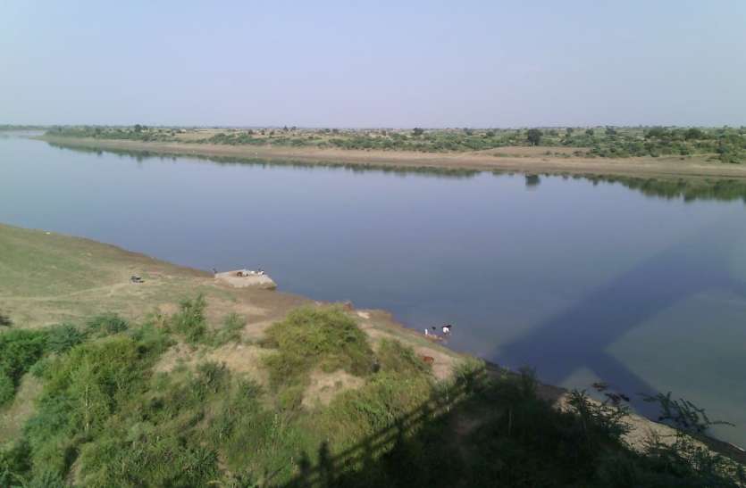 शुभारंभ के नौ साल बाद भी शुरू नहीं हो पाई चंबल सफारी शुभारंभ के नौ साल बाद भी शुरू नहीं हो पाई चंबल सफारी