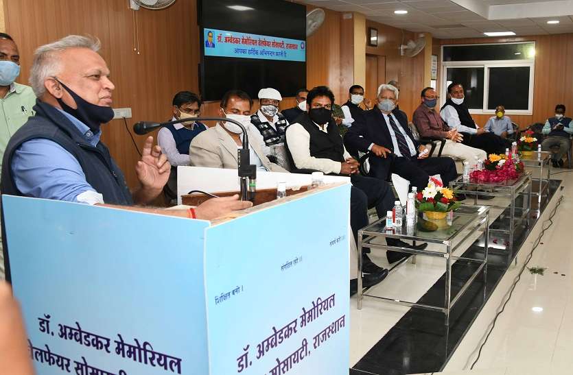 मुख्य सचिव का पद अलग है, निरंजन आर्य की मौलिकता बरकरार रहेगी— सीएस आर्य मुख्य सचिव का पद अलग है, निरंजन आर्य की मौलिकता बरकरार रहेगी— सीएस आर्य