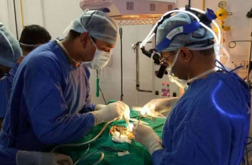 दर्द और भ्रम का डर भगाकर पुरूषों की भागीदारी बढ़ाने का प्रयास दर्द और भ्रम का डर भगाकर पुरूषों की भागीदारी बढ़ाने का प्रयास
