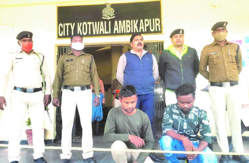 नाबालिग ने साथी के साथ मकान मालिक के घर से चुराए थे 4 लाख के सोने-चांदी के जेवर, खरीदार समेत 3 भी गिरफ्तार नाबालिग ने साथी के साथ मकान मालिक के घर से चुराए थे 4 लाख के सोने के जेवर, खरीदार समेत 3 भी गिरफ्तार