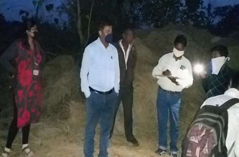 तहसीलदार ने छापा मारकर पकड़ी दूसरे प्रदेशों से आई तीन हजार बोरी धान, होने वाला था यह खेल तहसीलदार ने छापा मारकर पकड़ी दूसरे प्रदेशों से आई तीन हजार बोरी धान, होने वाला था यह खेल