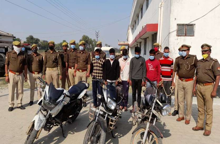 azamgarh craim बैंक संचालक से हुई लूट का खुलासा, मुठभेड़ में छह लुटेरों को पुलिस ने किया गिरफ्तार