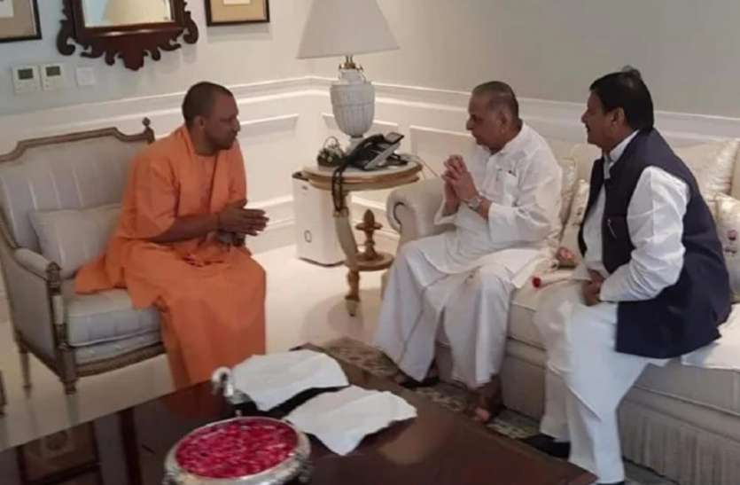 मुलायम सिंह यादव जन्मदिन आज: नेताजी के बारे में वे दस बातें जिन्हें जानकर चौंकेंगे जरूर मुलायम सिंह यादव का जन्मदिन आज: नेताजी के बारे में वे दस बातें जिन्हें जानकर चौंकेंगे जरूर