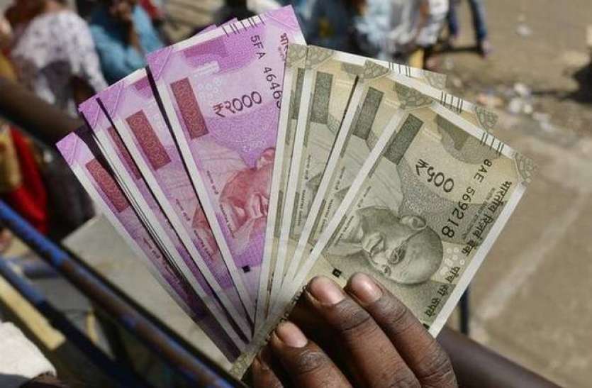 महिलाओं के खाते में ट्रांसफर किए जाएंगे 150 करोड़ रूपये, इन्हें मिलेगा लाभ महिलाओं के खाते में ट्रांसफर किए जाएंगे 150 करोड़ रूपये, इन्हें मिलेगा लाभ