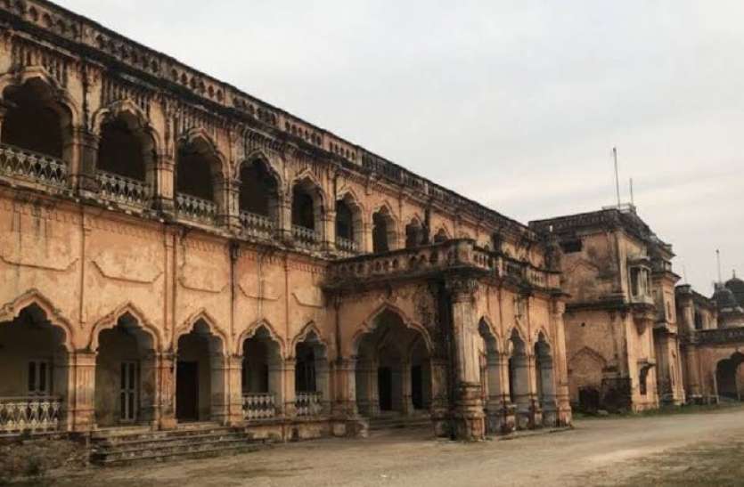 rampur_nawab.jpg 45 साल में हुआ रामपुर के नवाब की संपत्ति का मूल्यांकन, अब 16 वारिसों में बटेगी 32 अरब की संपत्ति