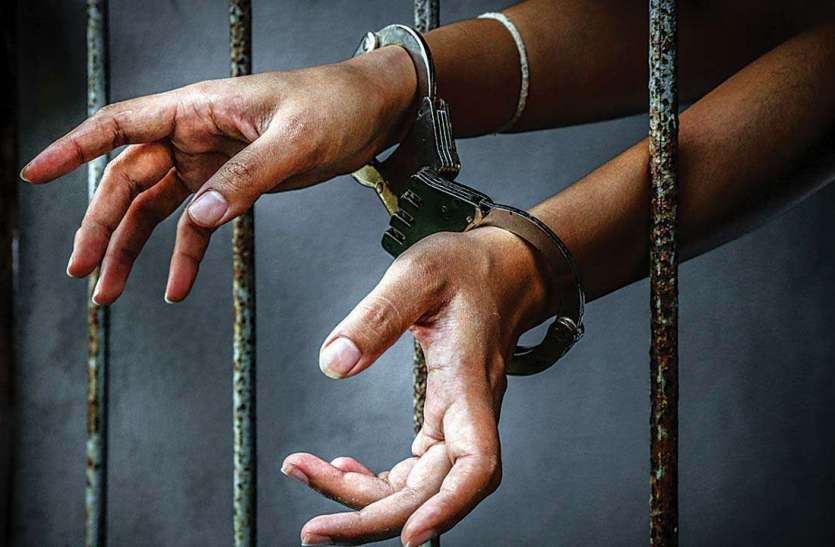 690084-arrest-121417.jpg शादी समारोह में तमंचे से फायर करने वाला गिरफ्तार
