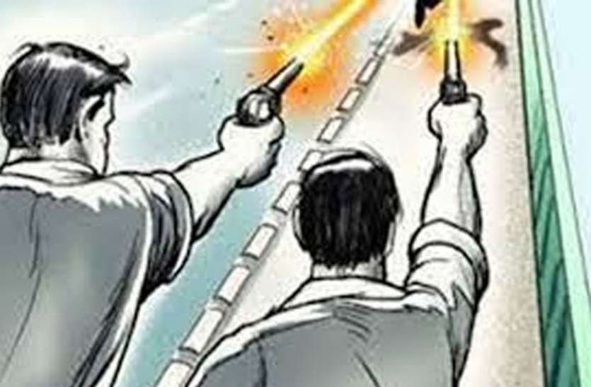 firing.jpg पुलिस को चुनौती दे रहे दस्यु गिरोह
